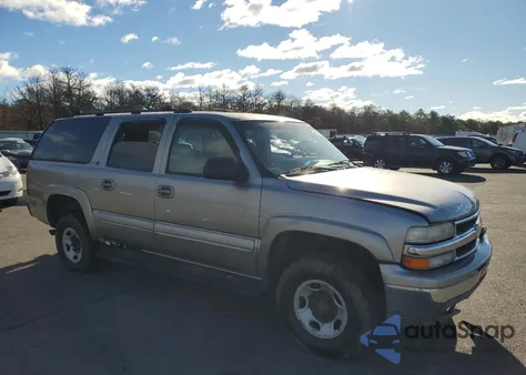 2001 Chevrolet Suburban K2500 z USA, uszkodzony, nr VIN 3GNGK26U01G139385